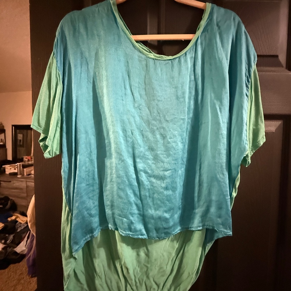 Vibrant Blue and Green Women's Short Sleeve Top